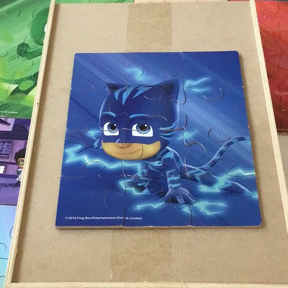 COPY - PJ Masks 7 puzzle set , sturdy pieces, wood box, complete, 1 piece w dam… - Picture 11 of 16